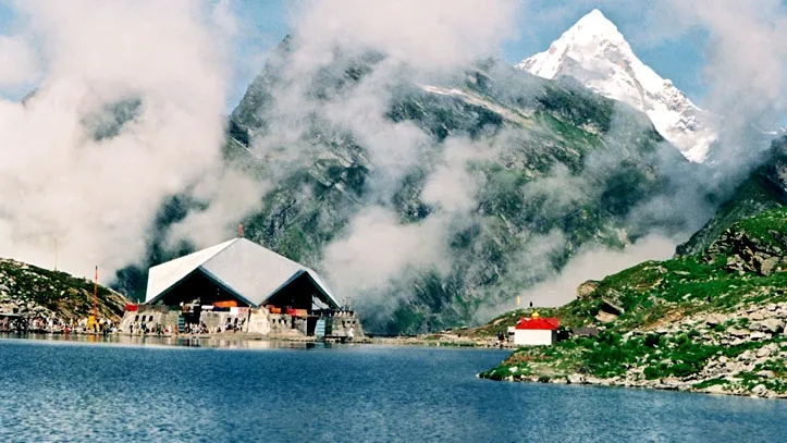 Gurudwara Hemkund Sahib in auli.webp