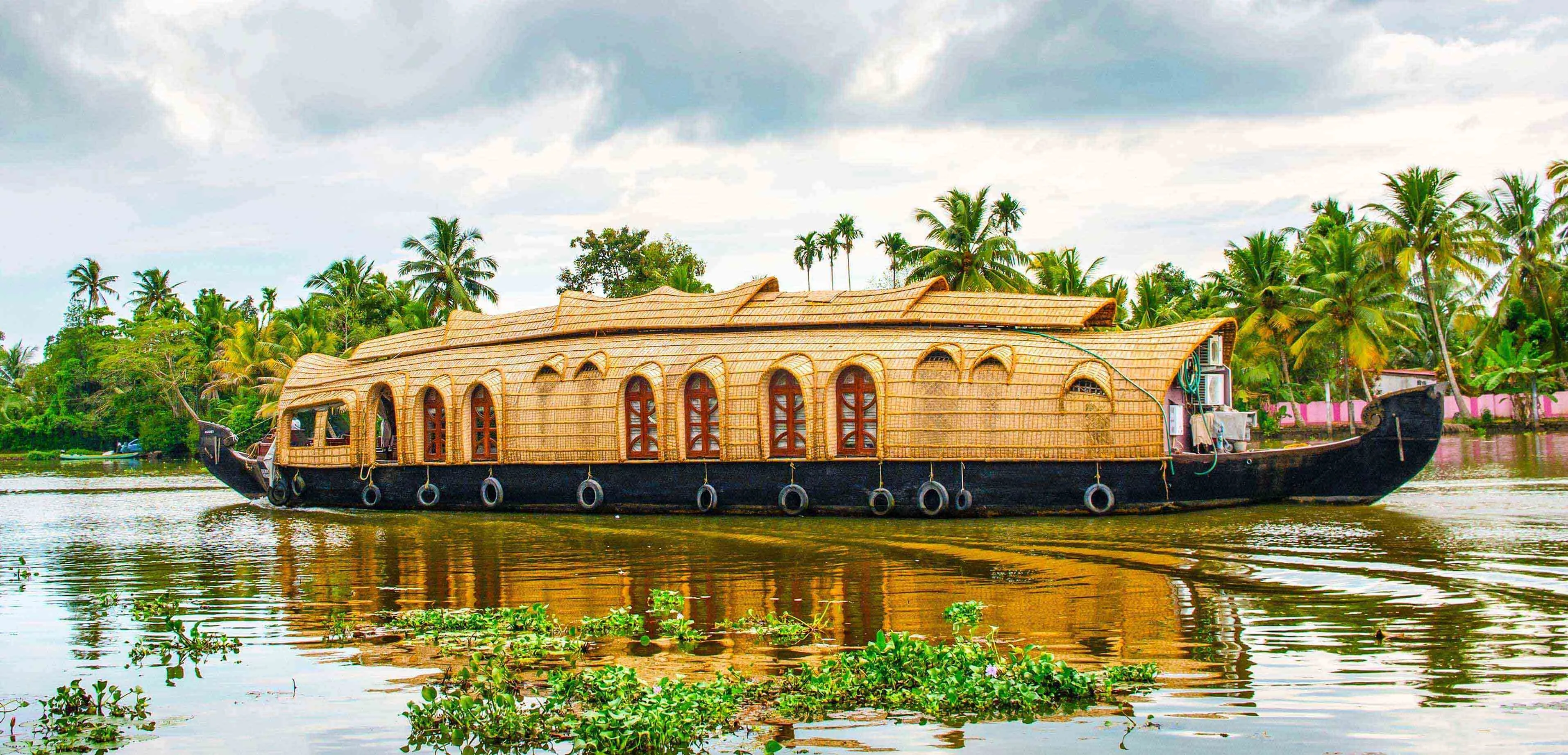 Houseboat Cruises - Float Along Kerala's Backwaters